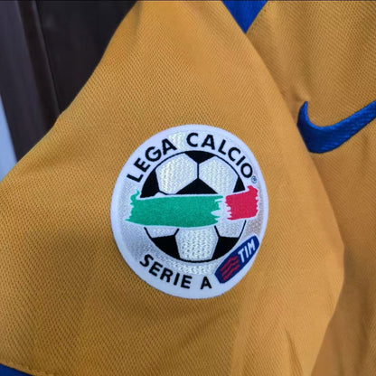 Del Piero #10 - Juventus 2005/06 (third kit)