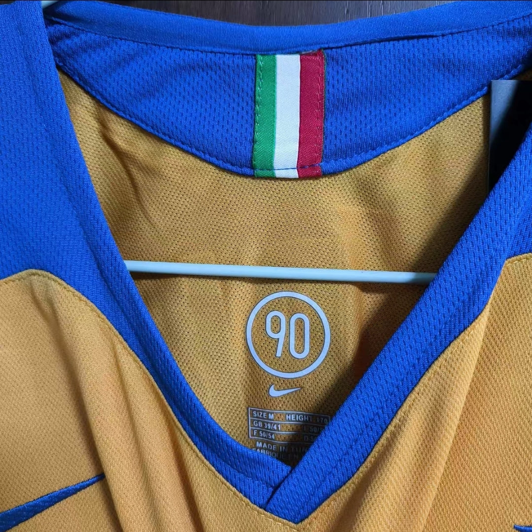 Del Piero #10 - Juventus 2005/06 (third kit)