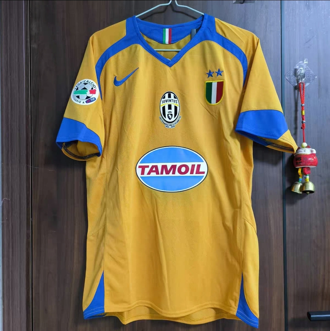 Del Piero #10 - Juventus 2005/06 (third kit)